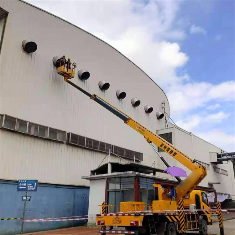 崇仁县高空作业车出租服务：专业广告牌安装解决方案